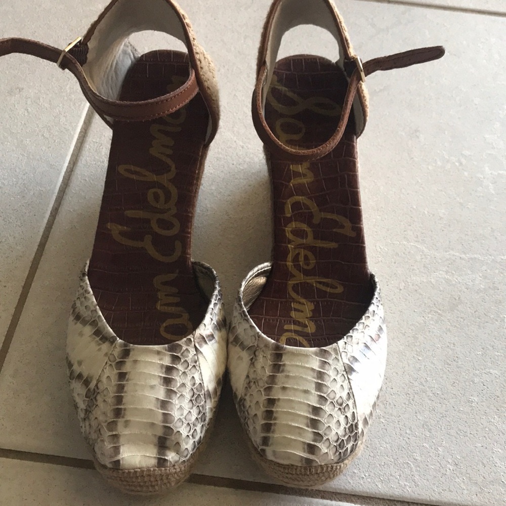 Never worn Sam Edelman snake wedges